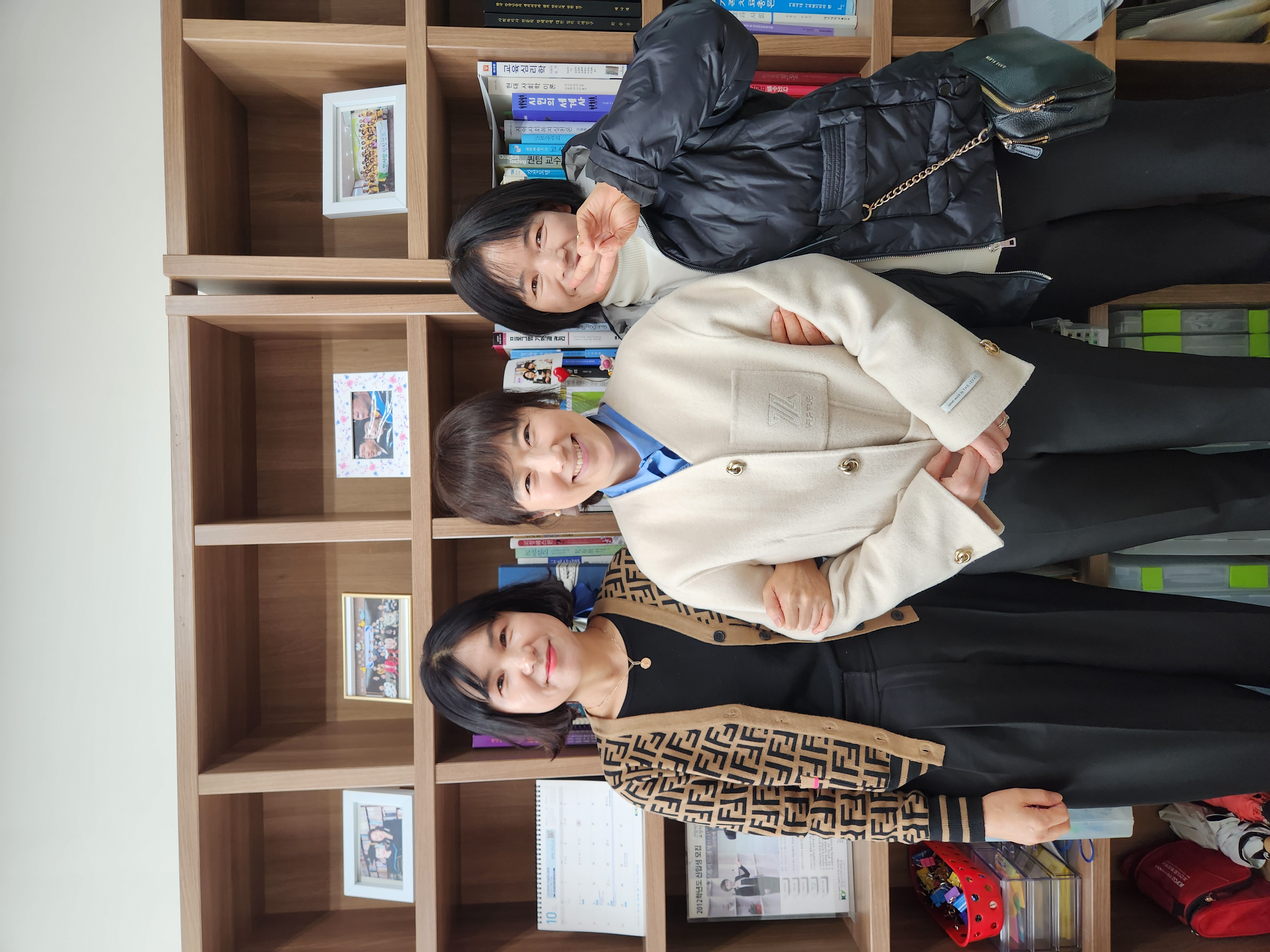 12학번 이지윤, 최명희동문님의 모교방문, 배나래지도교수님과 함께